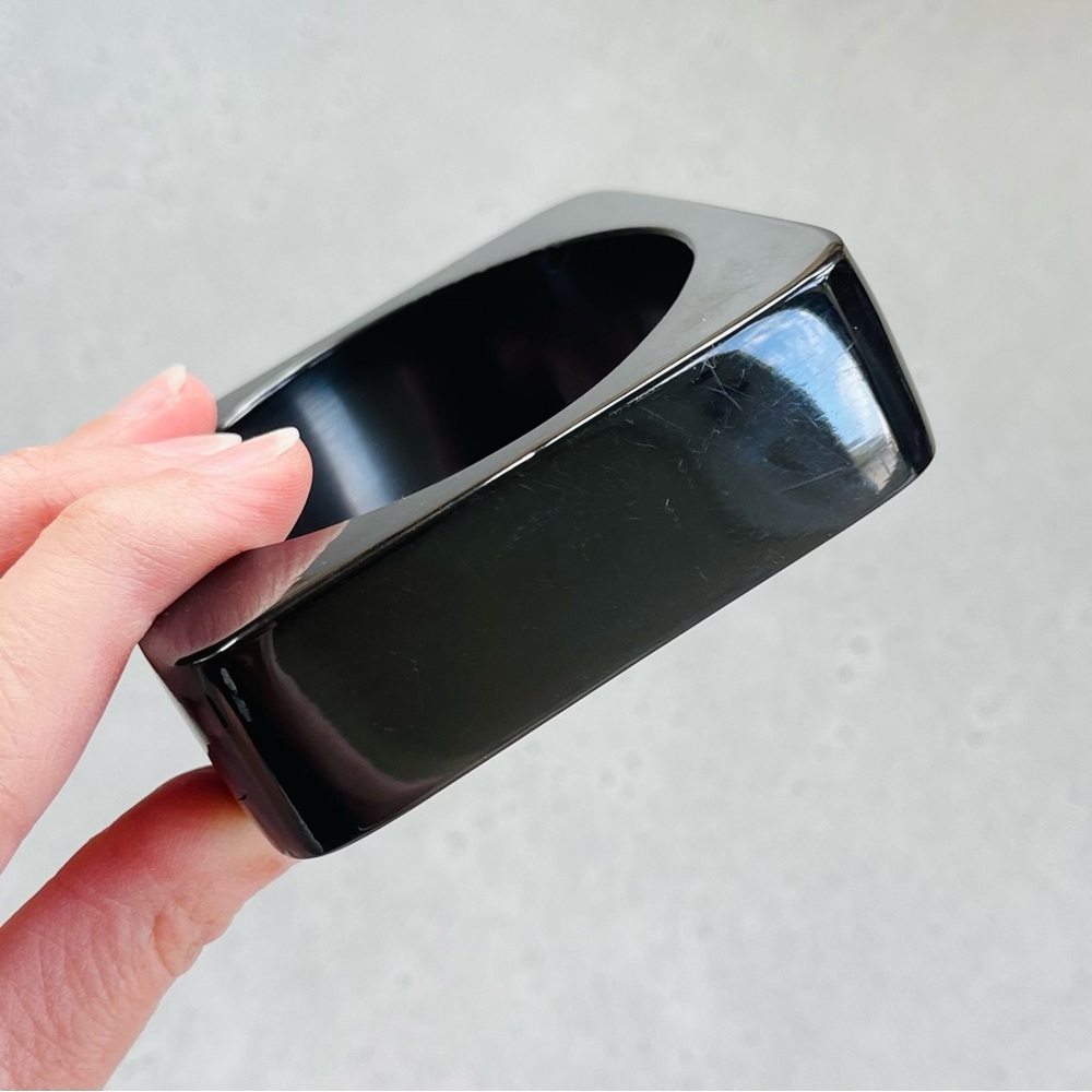 Vintage Black Chunky Acrylic Square Bangle Bracelet - Picture 4 of 5